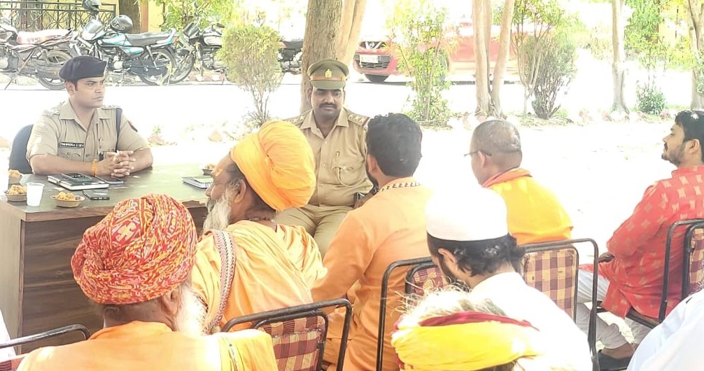 जुमे की नमाज को लेकर पुलिस अलर्ट, धार्मिक गुरुओं के साथ की बैठक जुमे की नमाज को लेकर पुलिस अलर्ट, धार्मिक गुरुओं के साथ की बैठक